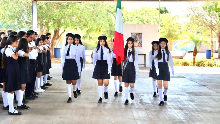 En las comunidades Pueblo Píder (Arroyitos) y Tayoltita se llevaron a cabo los lunes cívicos.