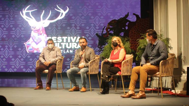 José Ángel Tostado, director general del Instituto Municipal de Cultura, Turismo y Arte de Mazatlán, señala que la tradicional Callejoneada se efectuará de manera presencial dependiendo del semáforo epidemiológico.