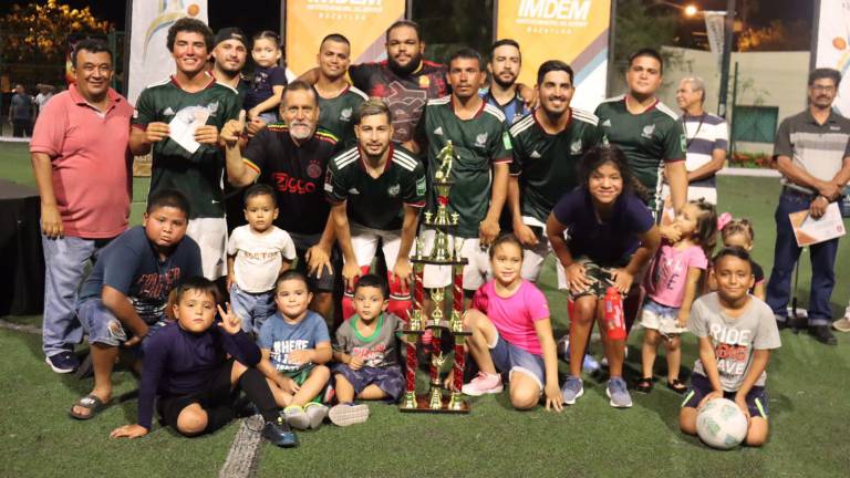 Deportivo Rivera levanta el título en la Liga Futbol 7 Casa Hogar