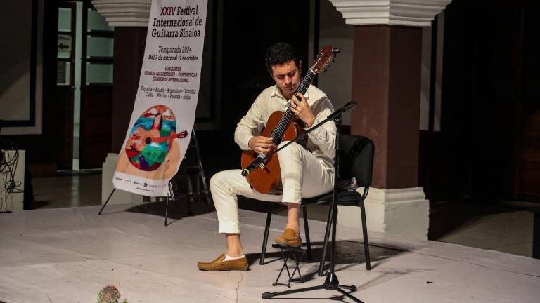 Carlos Bedoya participó en el Festival de Guitarra.