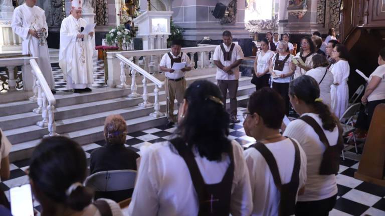 El Obispo de la Diócesis de Mazatlán invitó a los feligreses a imitar a esa primera comunidad cristiana formada por los apóstoles y discípulos de Jesús.