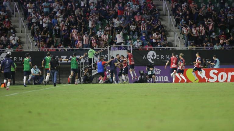 Más de 12 mil personas asisten a ‘El Kraken’ para juego Mazatlán FC y Chivas
