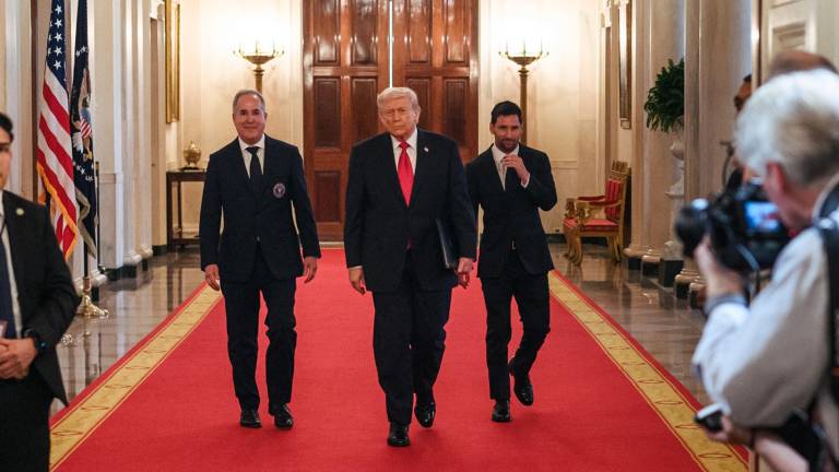 Las comparaciones de Messi con Maradona reavivaron la discusión sobre el rol del astro fuera de la cancha.