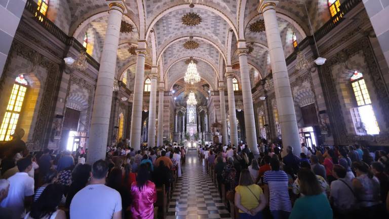 Ceremonia de la Misa Crismal en la Catedral de Mazatlán.