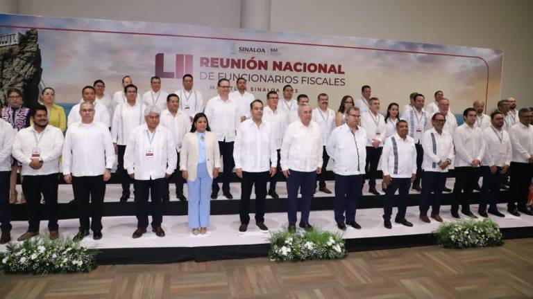 El funcionario fiscal estuvo en Mazatlán en la 52 Reunión Nacional de Funcionarios Fiscales.