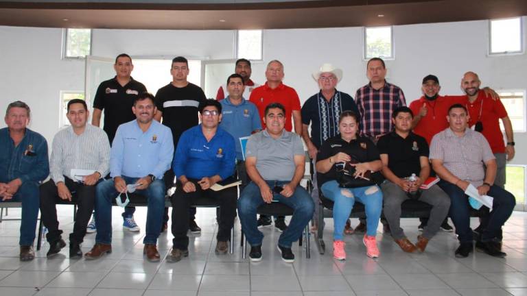 Síndicos y promotores deportivos se reúnen con el titular del Imdec.