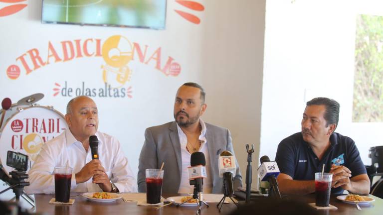Jorge Campos, Carlos Sarabia y Carlos López