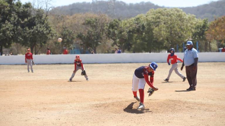 Liga Muralla encabeza Copa Semana Santa de Beisbol, en el Club Chololos de Mazatlán
