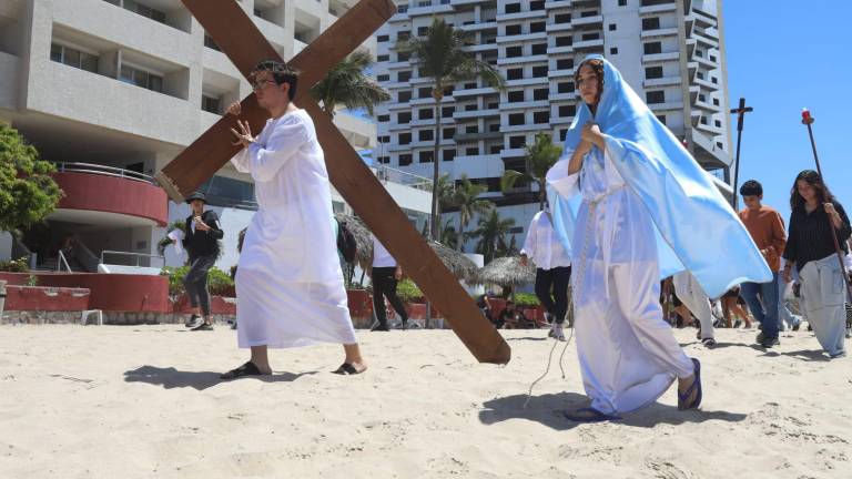 Llega el Víacrucis de San Judas Tadeo a las playas de Mazatlán
