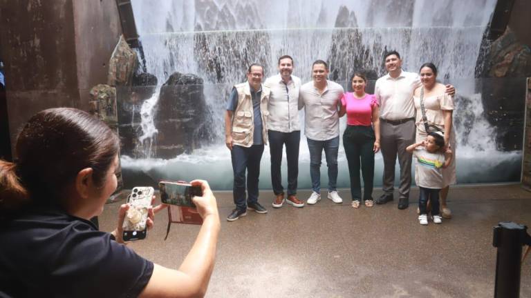 El empresario Víctor Hugo Ferrer y su familia, provenientes de Pico Rivera, California, visitaron los atractivos de Mazatlán.