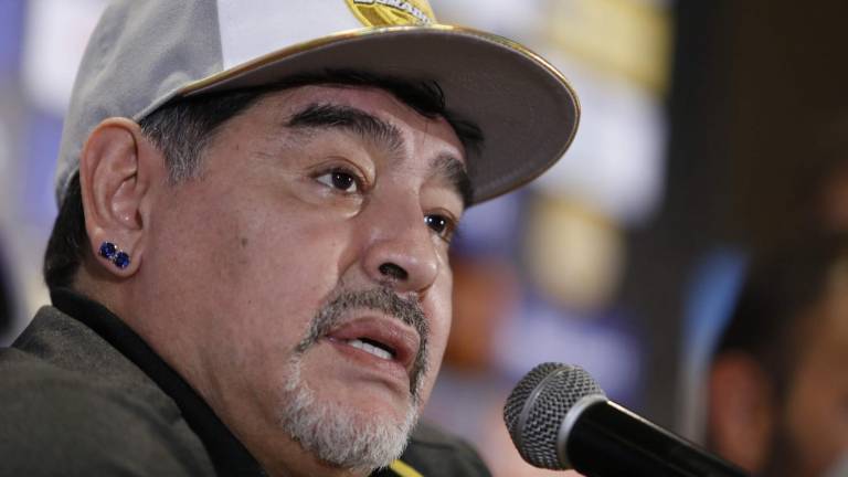 Hija de Maradona convoca a marcha para exigir justicia por la muerte del astro argentino