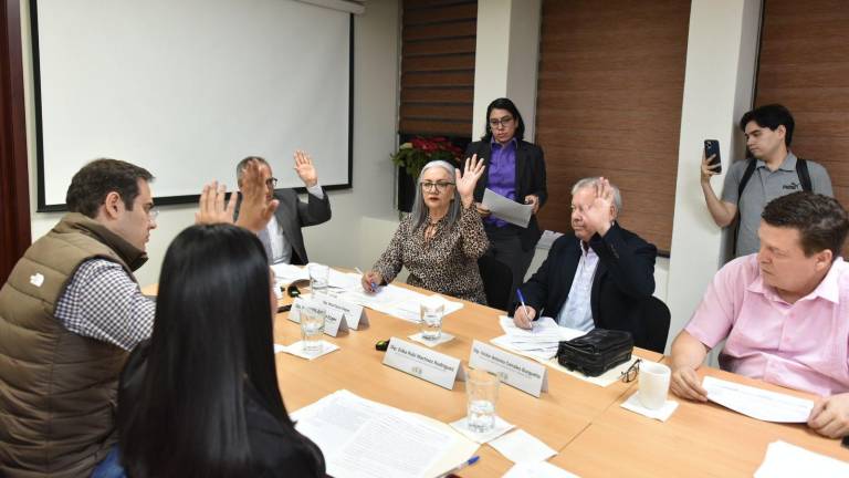 Sesión de la Comisión Hacienda y Administración Pública del Congreso del Estado.