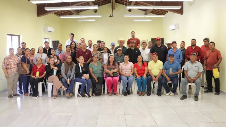Reunión de la Alcaldesa de Rosario con síndicos y comisarios.