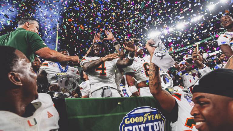 Hurricanes sorprende a Ohio State.