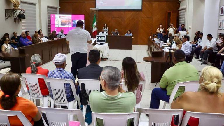 Ciudadanos presentaron ante autoridades municipales sus principales necesidades en materia de servicios públicos y obra urbana.