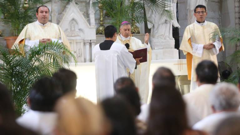 El Obispo de la Diócesis de Mazatlán, Monseñor Mario Espinosa Contreras, pidió a los fieles disfrutar del presente periodo vacacional.