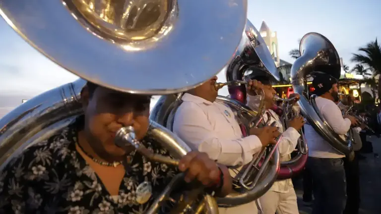 Músicos de Mazatlán esperan con esperanza tener un mejor cierre de año.