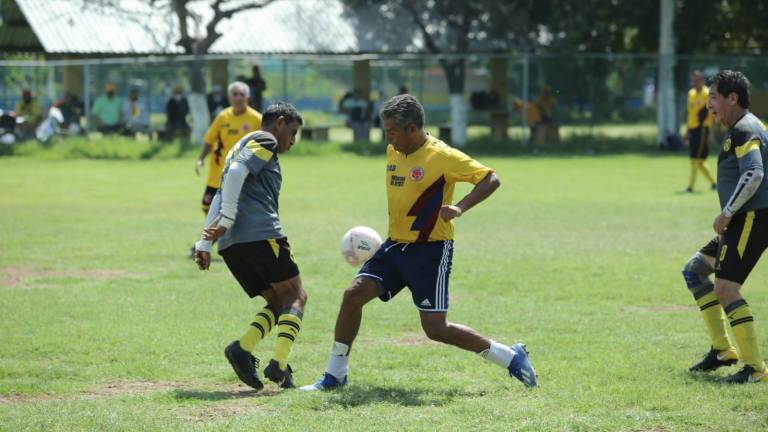 Villafuerte muestra su poderío en la Liga de Futbol Veteranos Platino