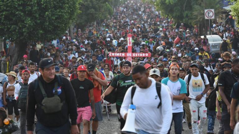 Una caravana con migrantes de diversas nacionalidades inician un recorrido por México para denunciar las condiciones críticas por las que atraviesan.