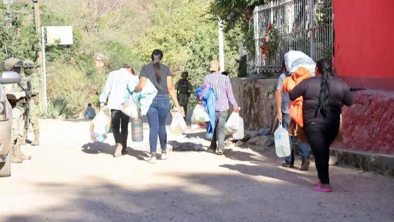 Las autoridades de Sinaloa han reportado que familias desplazadas por la violencia han regresado a sus comunidades.