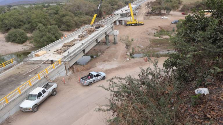 El puente rehabilitado de El Quelite será inaugurado en abril y se prevé que venga el Presidente Andrés Manuel López Obrador.