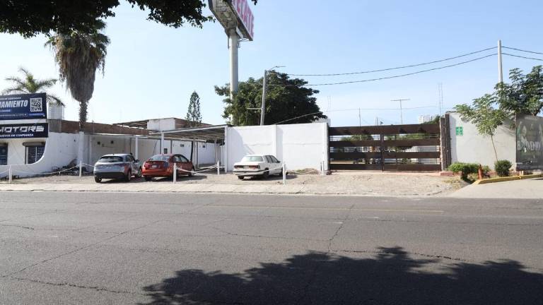 El terreno en disputa se localiza a un costado del Instituto Municipal del Deporte de Mazatlán, sobre la avenida Ejército Mexicano.