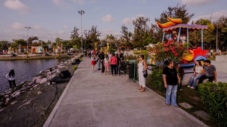 La exposición continúa en el Sendero de la Paz del Parque Central.