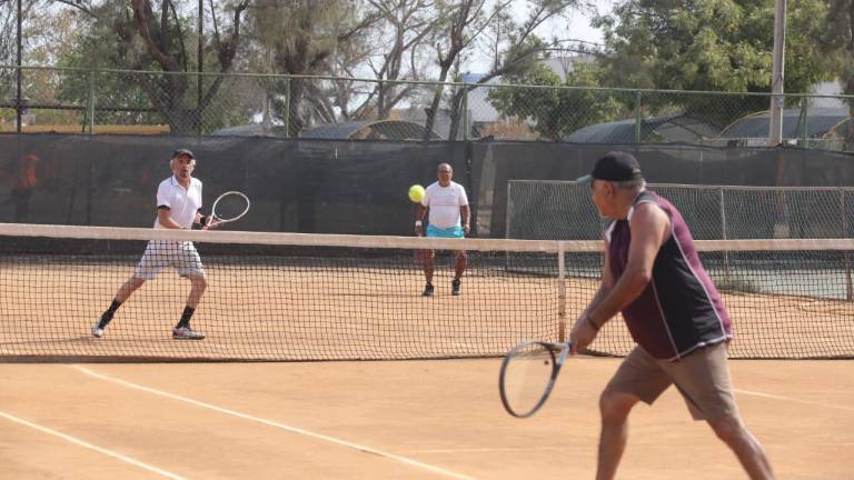 El Torneo de Tenis 60 años y más arrancó en las canchas del Club Deportivo Muralla.
