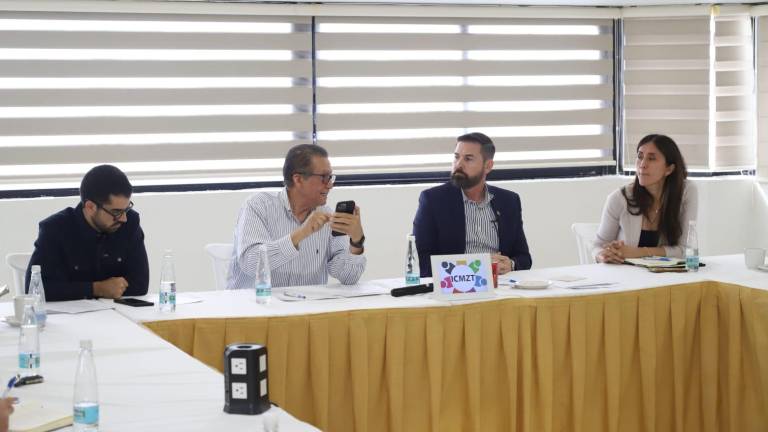 Empresarios se reunieron este viernes en Mazatlán con el Secretario de Economía de Sinaloa, Feliciano Castro Meléndrez.