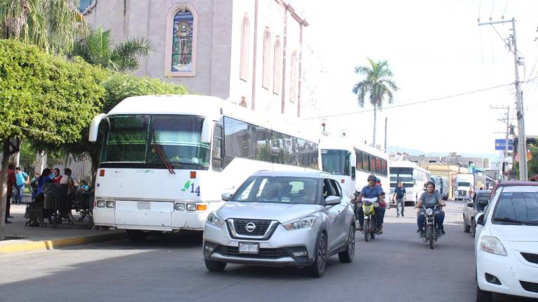Camiones partieron de Escuinapa a Culiacán al informe de Rocha Moya
