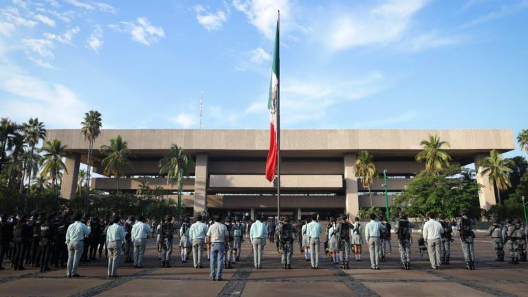 Ceremonia en Palacio de Gobierno para conmemorar el Día de la Fuerza Aérea Mexicana.