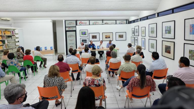 Jesús José Guerrero Andrade durante la presentación .