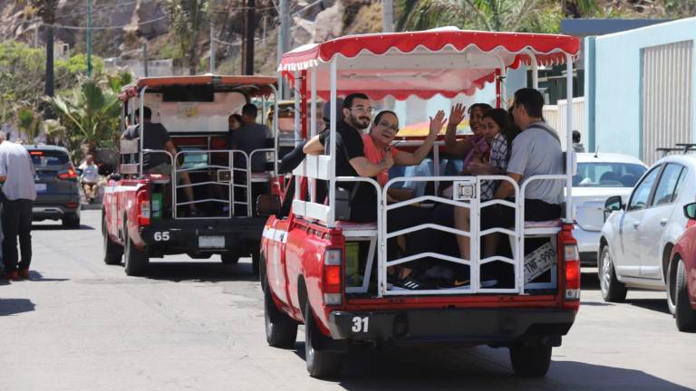 Dicen transportistas de Mazatlán que pierden pasaje si no traen música