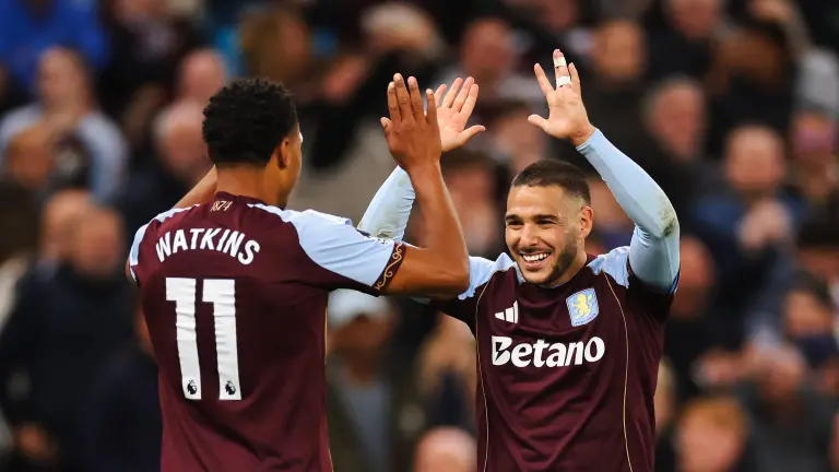 Aston Villa vence 4-2 al Liverpool.