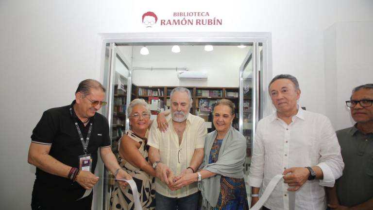 Autoridades culturales y familiares de Ramón Rubín encabezaron la inauguración de la biblioteca que lleva su nombre en el Museo de Arte de Mazatlán, espacio dedicado al fomento de la lectura en el puerto.