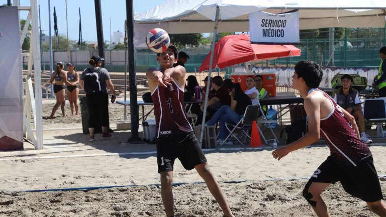 En la rama varonil del voleibol de playa, Sinaloa consiguió boletos en todas las categorías.
