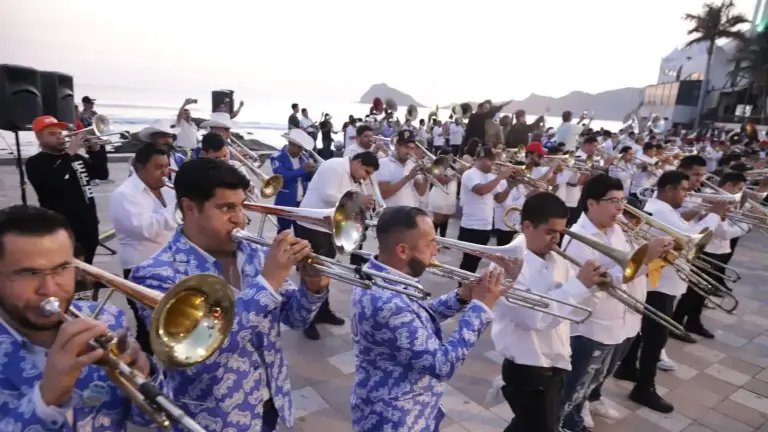 Con la celebración del Carnaval de Mazatlán 2026, que lleva por lema “Arriba la Tambora”, piden que se honren a los íconos de la banda sinaloense.