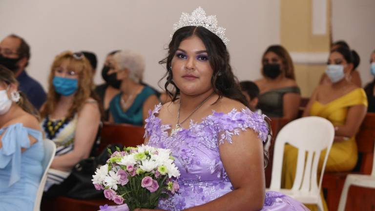 Ciara Zoé Ornelas Portillo agradeció a Dios por sus 15 años.