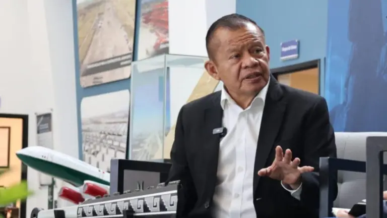 General Isidoro Pastor Román, director del AIFA.