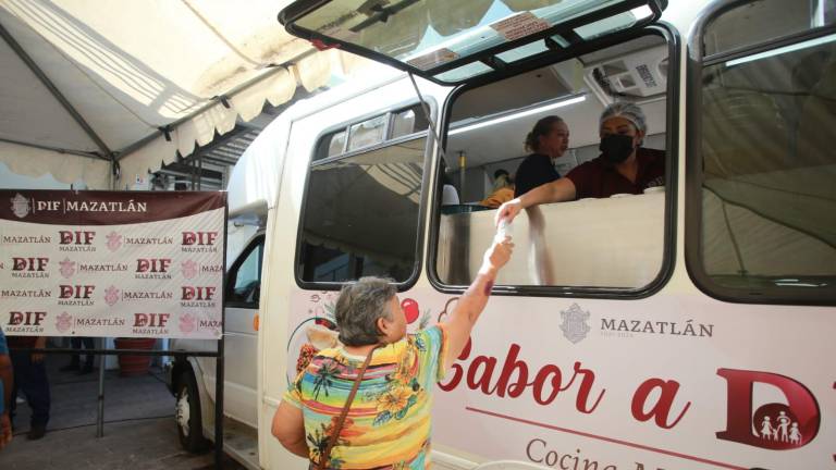 Inauguran la primera cocina móvil del DIF Mazatlán