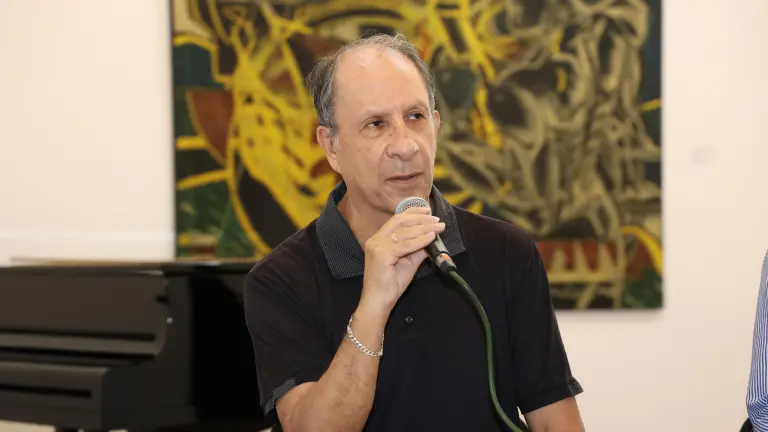 El maestro Orlando Idrovo informó que se ofrecerá un recital de música de cámara en el Museo de Arte de Mazatlán, con un programa integrado por obras de Vivaldi, Schumann, Schubert y Tchaikovsky.