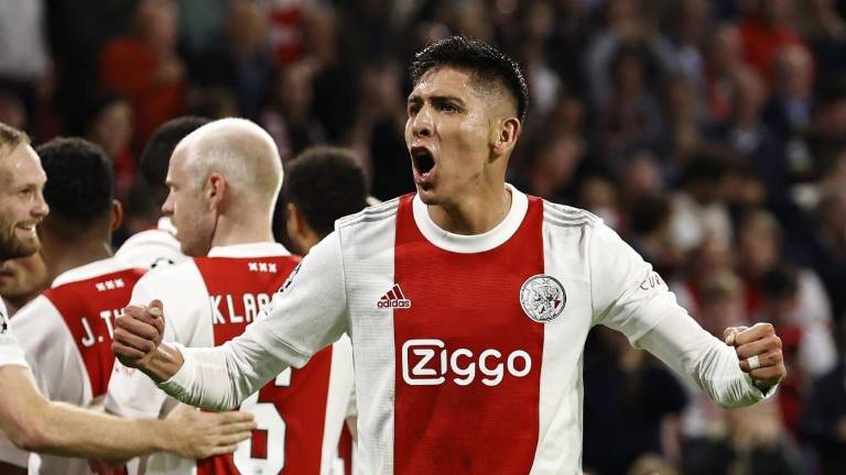 Edson Álvarez sigue en el Ajax.