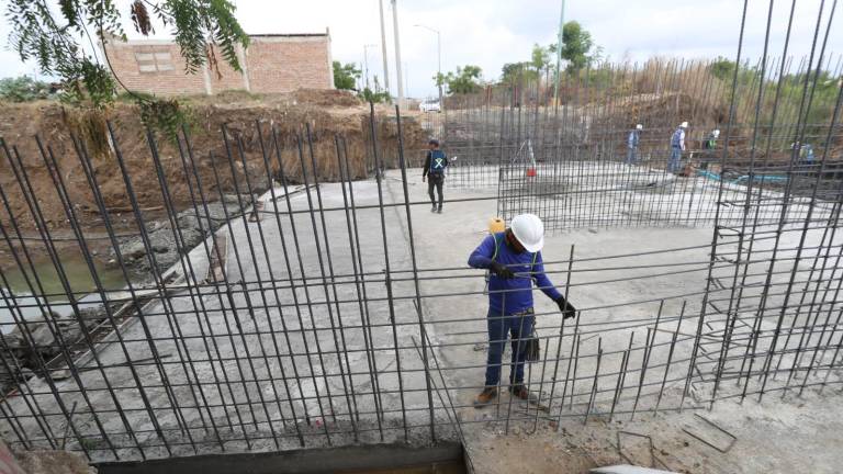 La construcción del puente va avanzando a marchas forzadas.