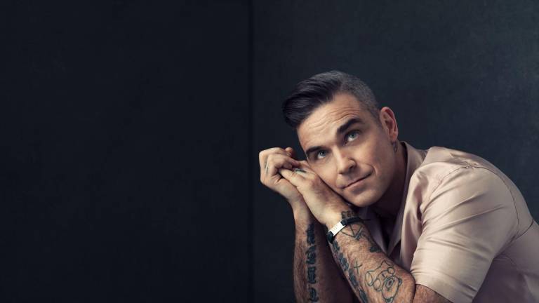 Robbie Williams celebra con nuevo disco sus 25 años de carrera artística.
