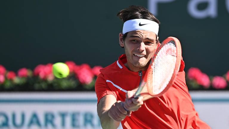 Taylor Fritz se impone en dos sets.