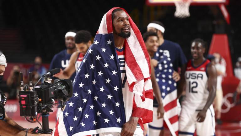 Kevin Durant ganó la medalla de oro con EU en Tokio 2020 y una extensión de contrato con Brooklyn.