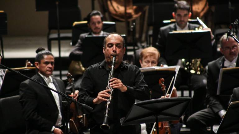 Aplauden a Isidro Muñetón como solista en tema de Nielsen