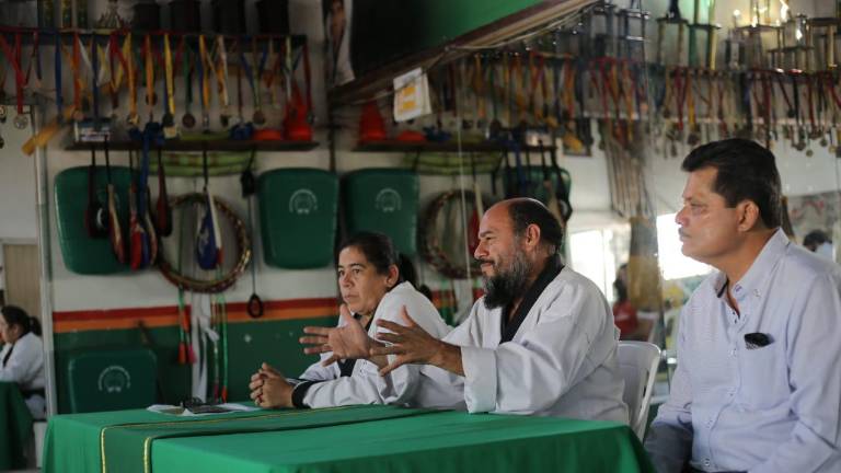Jesús Reyes del Ángel reunió a estudiantes de todas las edades y grados cen su seminario.