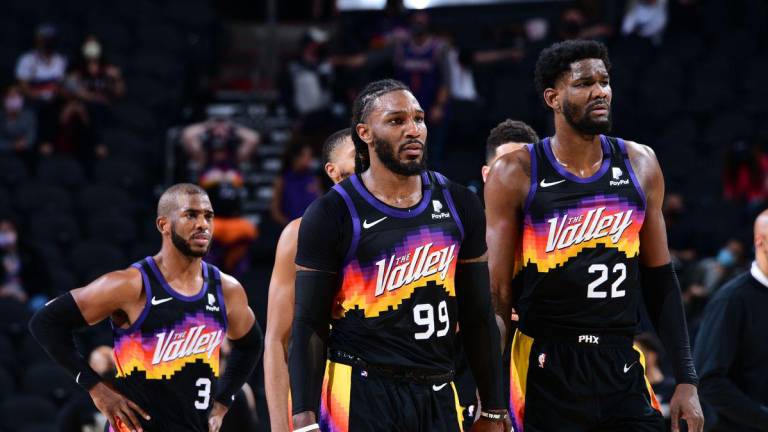 Los Suns de Phoenix se quedaron con el mejor récord de toda la NBA, al concluir el domingo el calendario regular.