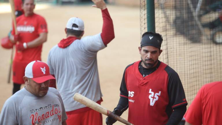Maxwell León ya entrena al parejo de sus compañeros en el Teodoro Mariscal.